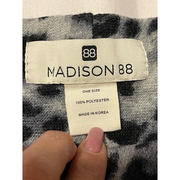 Women's Madison 88 Leopard Print Infinity Cowl Scarf - Picture 5 of 6